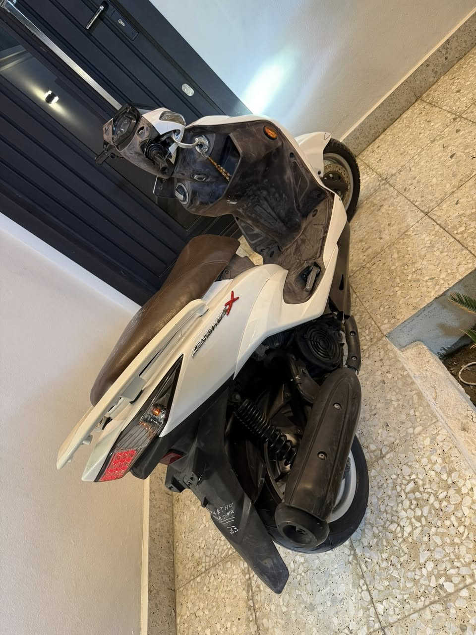 سلام عليكم للبيع سكنس لد مكان حي العامل ***********
