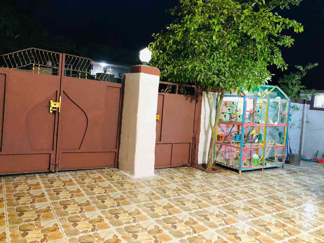 متاح بيت 200 متر تفاصيل اتصل مكان امام عباس*********** بيت متكون من غرفتين ومسلك وترك وصالة 8  مترات واستقبال ومطبخ وحوش جبير تفاصيل بيت بل صور هم🌹

