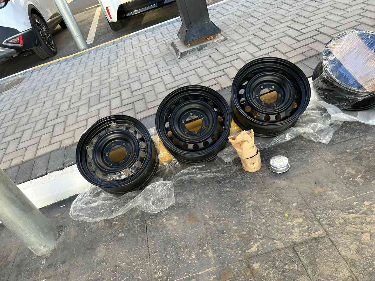 السلام عليكم توفرت ويالة اصلي تيوتة فورنر تنشد من مديل 2014 إلى 2024 سعر التخم أربعة جديد اصلي ياباني وكالة زيرو ما مستخدم مع الكبات 400 الف سعر التك القطعة الواحدة بدون كب مال سبير 75 الف للتواصل *********** او واتساب مكاني بغداد يوجد توصيل جميع المحافظات
