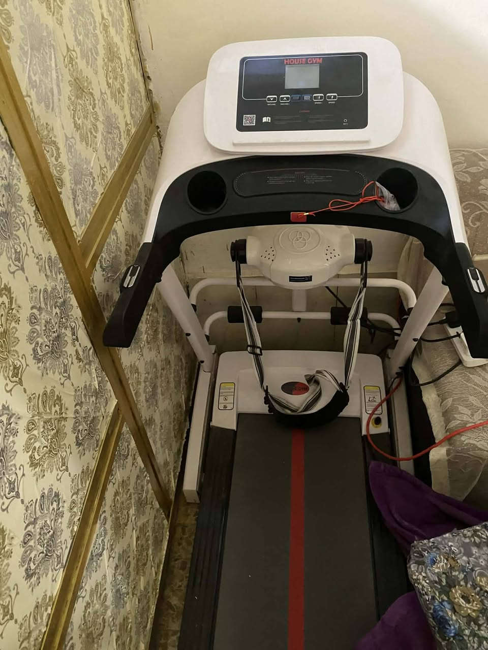 جهاز جري مستخدم قليل جداً
مواصفاته  

- دبل ماطور
- تحمل وزن 150 كليو
- مع جهاز تكسير شحوم
- شاشة رقمية وقت
- السرعة
- مسافة
- دقات قلب 
قرص لف جذع
سماعات لربط الهاتف   عن طريق الاوكس والاستماع للموسيقى 
سعر 400 للعلم الجهاز مستخدم استخدام قليل
مكاني ذي قار
يتوفر توصيل
للتواصل ***********
