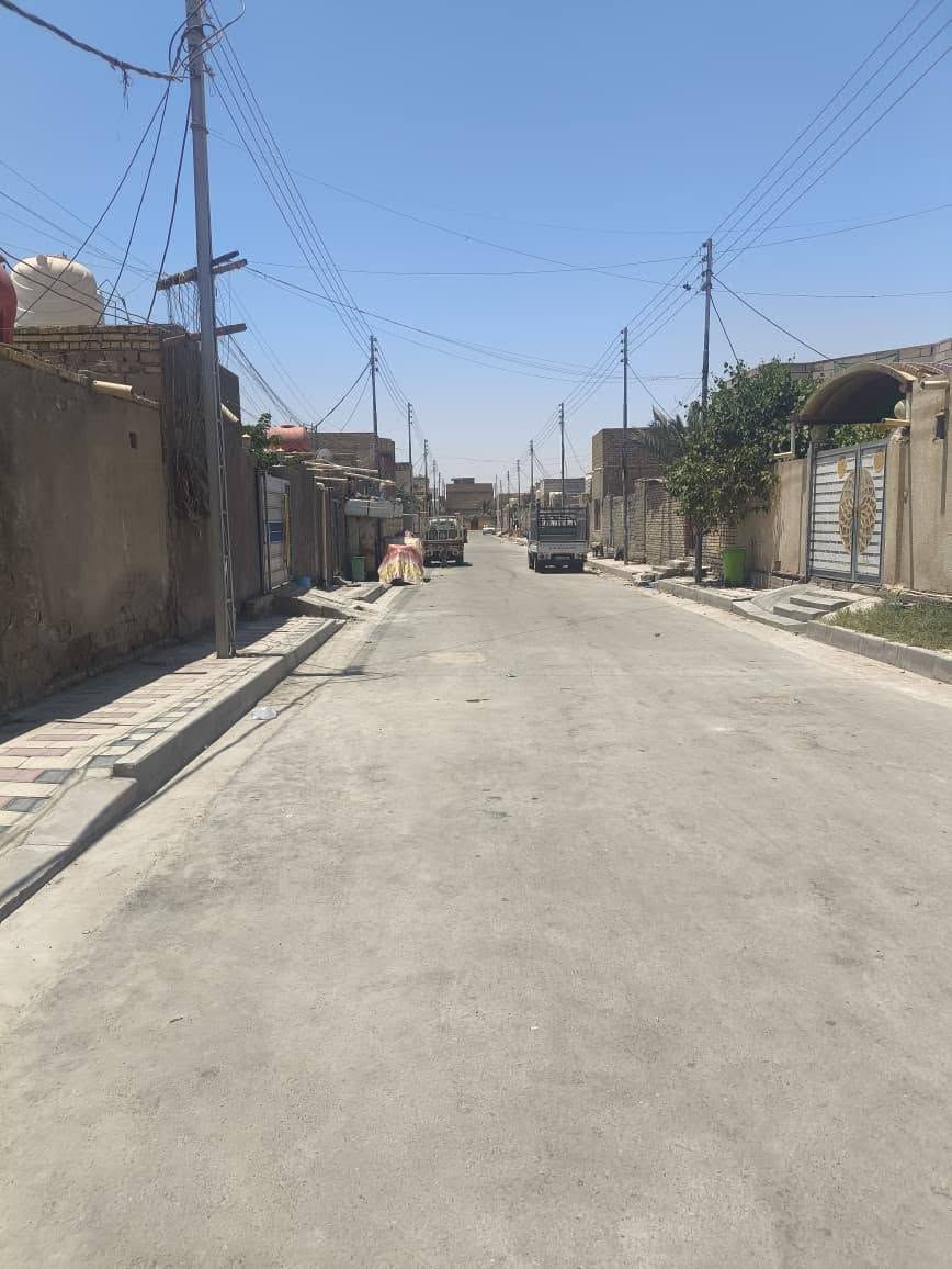 بيت للبيع طابو صرف المساحه 200متر طابقين الاول يتكون غرفتين وصالتين ودوانيه ومطبخ وصحياة والطابق الثاني غرفتين فقط السعر 130 وبيه مجال تلفون المكان حي العسكري شارع الاطفاء اول فرع ***********
