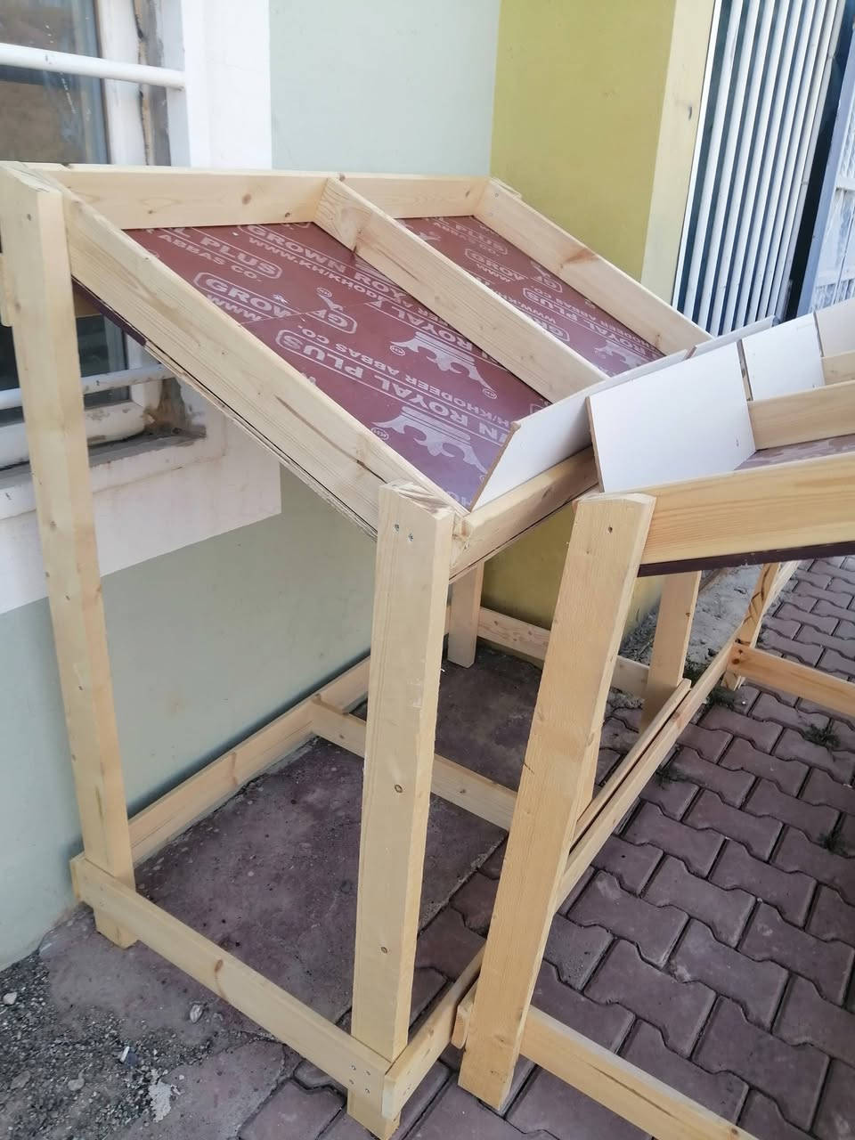 ميوزه مخضر جديده غير مستعمله عدد ٣ اثنين ٣ متر واحد متر ونص للبيع شوراو مجمع شقق شوراو للاستفسار الاتصال على الرقم ***********
