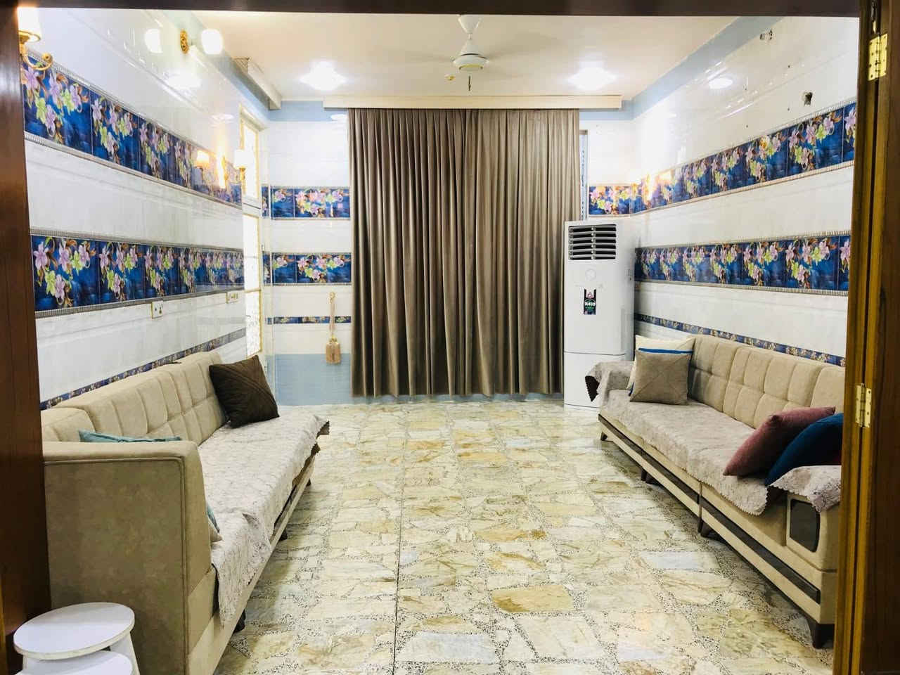٢٠٠ متر  ركن  زراعي طابو سند ٢٥ قرار محكمه يبعد عن شارع ١٠٠ متر بيت ركن وموقع مميز بناء جديث ٢٠٢٢ يحتوي على غرفتين منام وصاله واستقبال وصحيات خارجي وداخلي وسطحين يصلح ٥ غرف منام وصاله على طول البيت
ومنور خلفي وكراج سياره السعر خاص ***********

***********

مكتب ابو ميار للعقارات

٢٠٠ متر  ركن  زراعي طابو سند ٢٥ قرار محكمه يبعد عن شارع ١٠٠ متر بيت ركن وموقع مميز بناء جديث ٢٠٢٢ يحتوي على غرفتين منام وصاله واستقبال وصحيات خارجي وداخلي وسطحين يصلح ٥ غرف منام وصاله على طول البيت
