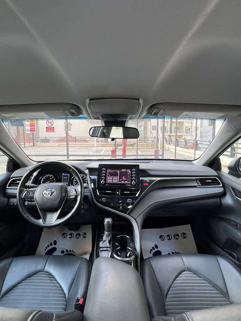 سلام عليكم كامري  2023 كامله بدون نقص  رقم بغداد بسمي مكينه 2500 بانزين شاشه كاره تحكمات فول شفتات ستيرن لايت زنون رادار امامي ويل رياضي دخل جلد كشن كهرباء بيه 3 قطع صبغ السعر 190$ وبيه مجال بسيط مكان السياره المصور 
‭0771 429 3525‬
