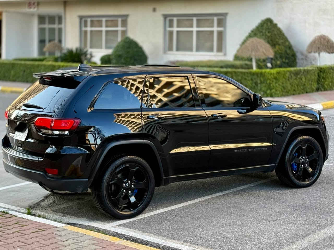 بسم الله

      ⚔️Jeep Grand Cheroke Balck Edition ⚔️

ته نها يه ك جاملغى بوياخه بى ئيرباك ته قين بى ناو گرتن 

نرخ :- 23,300 يعني 233 گه لا وكه ميك مه جال 

شوين  :- سليمانى
الموديل :- 2019
ره نگ :- ره ش 
مه كينه :- V6 3.6 L
ماوه ى روشتن :- 145 هه زار 

مواصفات فول فول
:- بصمة - سلايد- كاميرا - فوليوم - حساس  - كشن جلد - كشن كاره با - ئاوينه رادار - كشن گه رم - صنوق كهربائي  - تبريد مركزي - 4✖️4 ( دبل اكسل ) - لايت زينون - 

به شه رتى گير ومه كينه وكاره بايات وهه مو شت 
  
ژماره ته له فون  :-   *********** السليمانية, العراق
