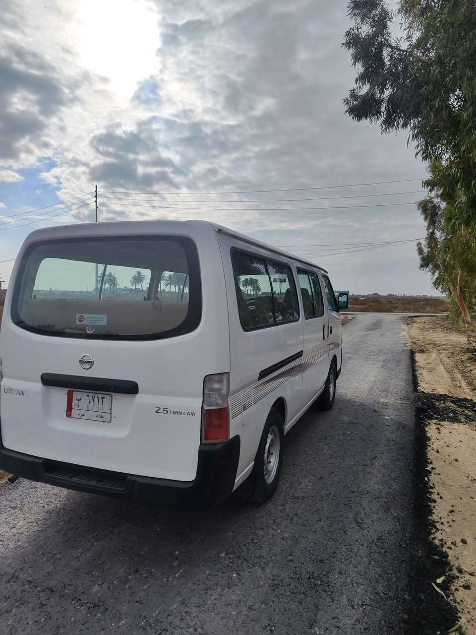 سلام عليكم للبيع موديل 2011،🚍 
مكينه وكير 💯خير من الله 
رقم بغداد تحويل مباشر
السياره كفاله من الضربه والصبق💯
تخم تاير صدر امامي خلفي جديد 
السعر 155💵 وبيه مجال قليل
المكان بغداد أطراف الشعله🏛️ 🏡
رقم *********** كورك
***********
