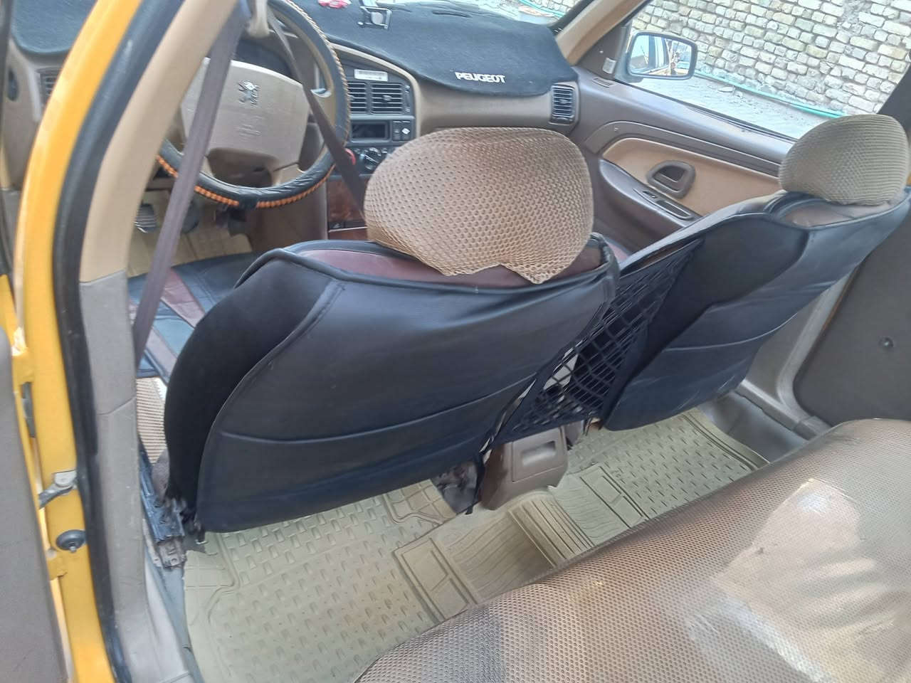 سلام عليكم سيارة مواصفاتهة داخل صورة +مبدل بيهة جاملق امامي سعر ب35 و بيهة مجال للتواصل خاص او واتساب ***********
