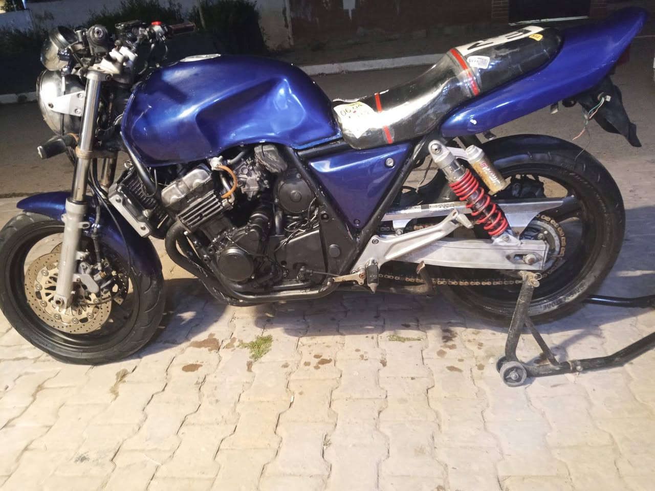 بطح سعر 9 اوراق شراي خابر
سيبي 400 دراجه تخبل محرك مفتوح مرتب اوراق كامل دراجه أحله من صوره مكان كركوك رقمي ***********
