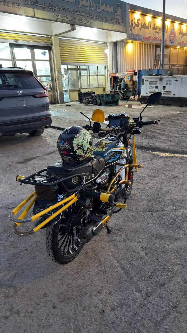 يالله دراجه ايراني موديل 25 بعده بوضع شركه محرك 200ضاغطه وزنجيل سيبي اف يعني تنسه شي اسمه رجه دراجه ماشالله عليهاا  مجنبزه كامله
وياه منفيس مكان رمادي سعر ١١٠٠ يعني مليون ١٠٠ قفل قفل قفل  مو شراي لا تتصل رقم *********** للستفسار
