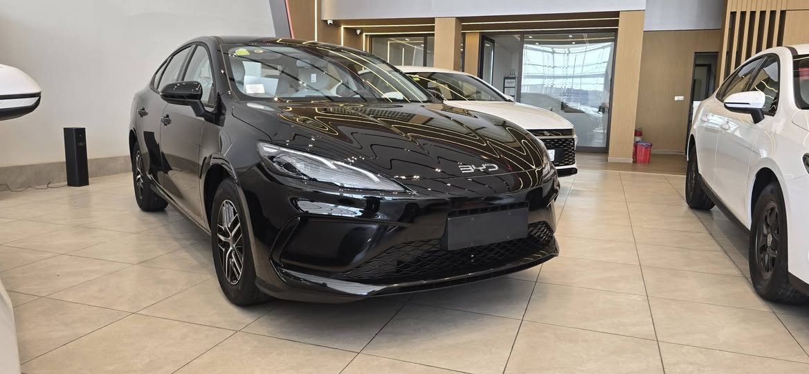 🔥🔥تهديكم الكم شركه ديار الكرم  🔥🔥
❤️‍🔥❤️‍🔥بتاريخ 5/1/2026 انسب الاسعار تلكوها يمنه 🥰🥰السعار تفليش 
——————————————————————————-
🚗سونك بلاس 2025  🤍واللون السموك 🩶
🚗كن بلاس 2025 باللون الابيض 🤍 داخل ابيض 
🚗سيل 5 2025 باللون الابيض نص فول 
🚗سيل 5 الون ابيض فول 13 كامره 
🚗سيل 5 الون اسود ويل كب كروم 🤍 
🚗سونك L ابيض داخل لونين فول 
🚗 ليبور 7 فول VIP 
——————————————————————————
العنوان ✍️ بغداد البياع سارع الاول  
للطلب والاستفسار الاتصال على قسم المبيعات
☎️***********
☎️***********
☎️*********** بغداد, العراق
