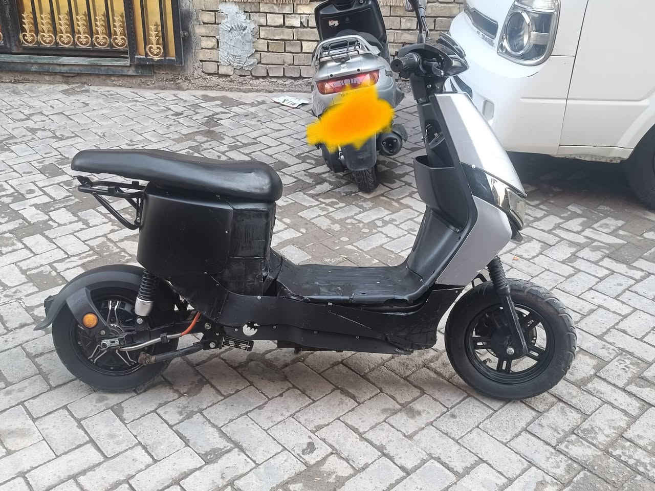 دراجه شحن 7 بطاريات للبيع الملف2000w حقيقي نضام 3 سرع سرعتهة 100 بريكات امامي وخلفي دسك البطاريات نضيفات ما بيهة نقوصات بس كفراتهة شوي تعبانات وياهة بس سويج بصمتهة ضايعه السعر 450 وبيها مجال للشراي الي مو شراي لا يعلق
مكاني بغداد مدينه الصدر رقمي ***********
