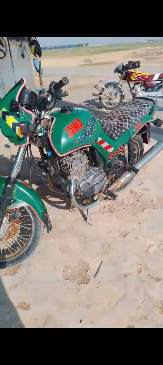 بعد التحيه والسلام 

ماطور جاوه للبيع. موديل 2003 جاهز من كلشي كهربايات 
شغاله محرك شرط لا تنقيص ولا تبخير هندر واحد ماطور كامل مكمل كشر مثل ماموضح بل صور اي استفسار 
اتصل عل صاحب الماطور  ***********
مكلف بل نشر
