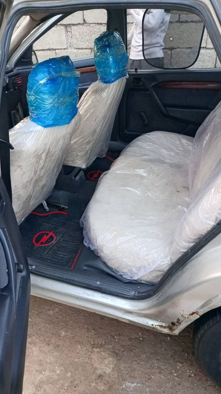 فكترا للبيع موديل 91سنويه28 كبونه بانزين بيهه السياره مكفوله من كلشي السعر 36وبيه مجال رقم اتصل ***********
