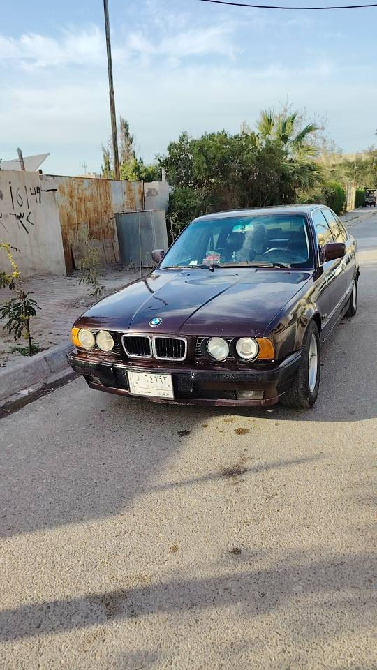 السلام عليكم للبيع او مراوس  بي ام
 فقط مصبوغه علا وضع الشركه باقيه  موديل 1991 شرط تحويل والوكاله اصل 520 محرك 528 لاصرف لابخار  *********** السعر 45 بي مجال كركوك, العراق
