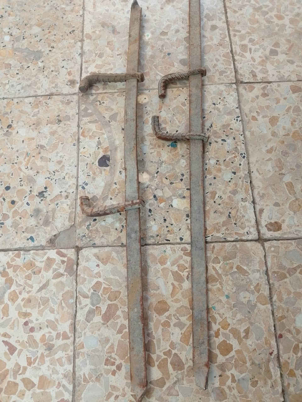 سلام عليكم
للبيع فخات عدد 70 طول متر سعر 2500
ام السن عدد 50 طول متر سعر 4 الف
استفسار *********** أبو حسين
