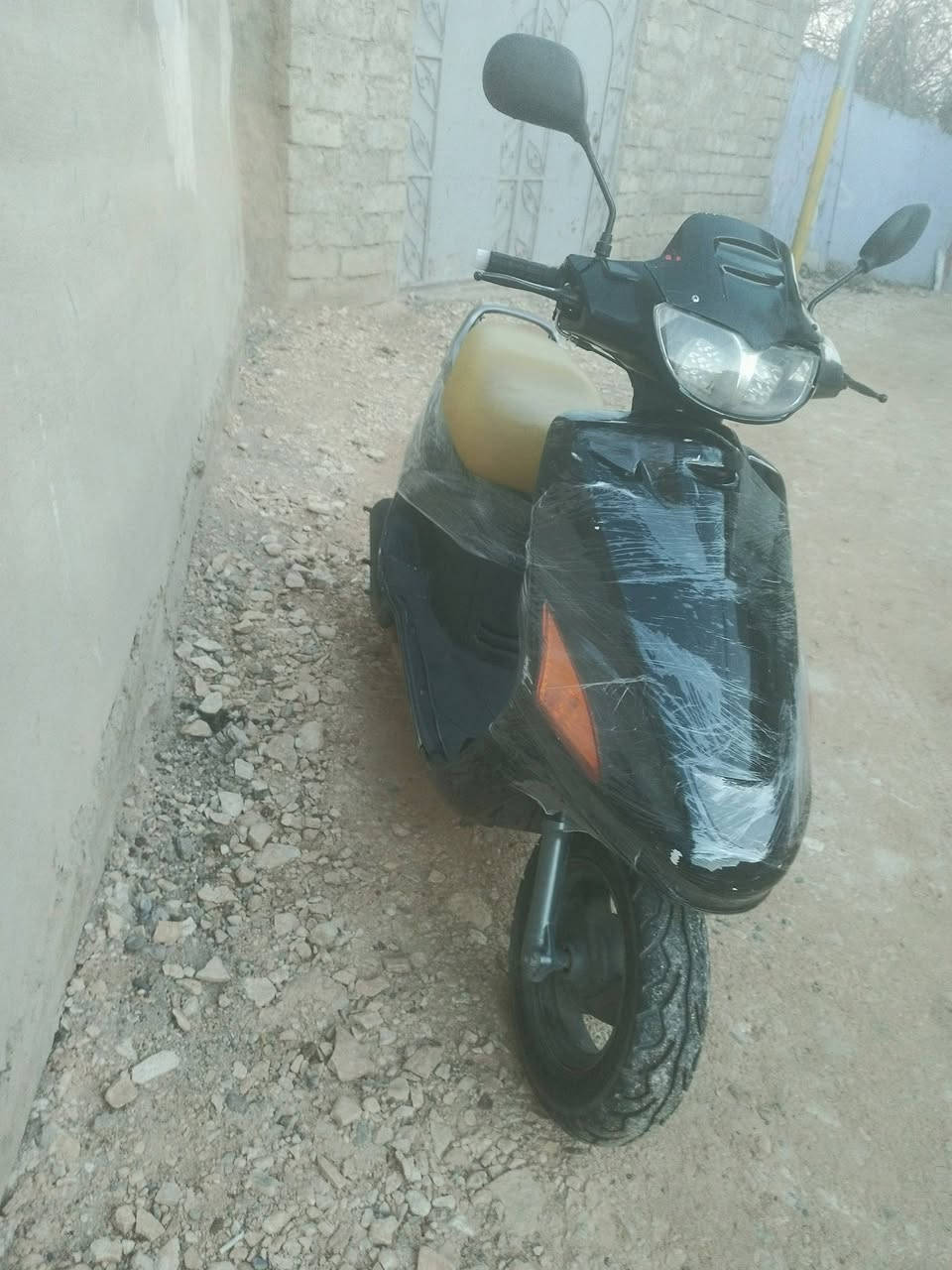 سلام عليكم دراجه للبيع فراشه نظيف حيل مال حاويه ماكينه ما مفتوح شرط كل شيء شغال سلف هندر كهربائيات شغال اتصل على رقم ***********.  ***********
