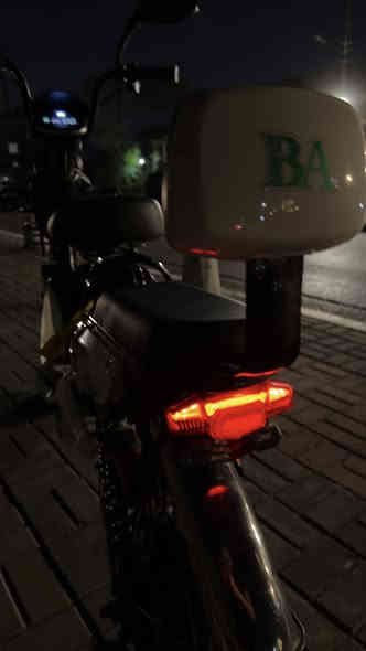 بايسكل شحن كهربائي صيني موديل 2024 مستعمل استخدام شخصي نظيف بدون بايدرات مع بلوتوث
نقص 
الكلوب محترك الأمامي فقط و قاعدة الكشن طاكة فقط هاي المشاكل الي بي

الملحقات
شاحن
مفاتيح عدد 2
بصمة عدد 1
مفتاح قفل المقعد عدد 2
السعر 200 وبي مجال بسيط
للاستفسار ***********
