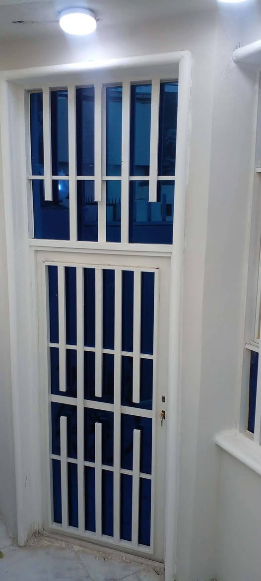 #السعيدي #للزجاج #والمرايا
مزارع اليرموك 
 خلف نادي الفروسية
للتواصل ***********
