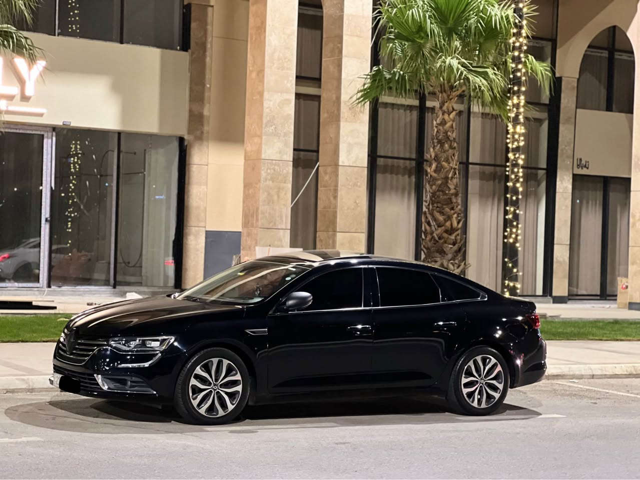 ڕینۆ تالیسمان 2018 فول فول مواسەفات
سفری شەریکەی ئێرەیە و نمونەیە لە جوانی بێ بۆیاخ بێ سارد هیچی پێوە نیە 
‎دوو بەسمەی بیلادی لەگەڵە،
بەسمە ‎ پانۆراما   ‎ناو رەش و قەیسی داتاشۆ 
ماوس بۆ شاشەبریەک بەسمە
کوشن جلد  ‎کوشن سارد و گەرم
کوشن غەزن  ‎پرۆفایل زیاد کردن  ‎کوشن کارەبای 
کوشن مەساج,  ‎ شاشە گەورە ,  ‎گێچ ئەلیکترۆنیی، 
سەلاجە  ‎کامێرا, مۆدی ڕێگا ,‎5 مۆدی سوکان
و‎5 ڕەنگی کامل لید سەماعەکانی بۆسن 
٣٦٠ پلە ڕادار ئاوێنە ڕادار خەتی جادە 
خوێندنەوەی هێماکانی هاتو چۆ
ئاوێنە کارەبایی (شەفت) ئۆتۆپاڕکە
پەردەی بیلاد
ئۆتۆ ستارت و ستۆپ (لەکاتی ترافیک خۆی ئەکوژێتەوە)
لایت لید 
(سندوق شەق)و بە سێ جۆری تریش ئەبێتەوە
تەحدید سورعە  لیمیتی سورعە سوکان کامل کارپلەی 
فڵچەی جام ئۆتۆ 
فول ئۆتۆ لە ڕێگا و شەوان خۆی فول 
ئەکوژێنێتەوە و هەڵی ئەکا بە پێی پێویست
سیستەمی کلیلی زیرەک کە ئۆتۆ لۆکە واتا سێ مەتر 
دورکەوتیتەوە خۆی سەیارەکە قوفڵ ئەبێ وە بە پێچەوانەشەوە
مەکینە مەرغوب ١.٦ تۆربۆ  لۆک گێر مەکینە هەموو گیانی بە شەرت بێ نوقسانی ڕەقەم باریک سەنەوی تا ٢٠٣١ تازەیە بە ناوی خۆمەوەیە کامل سێرڤس لە مۆتل کراوە
نرخی ١٣٤ گەلاو مەجال
*********** السليمانية, العراق
