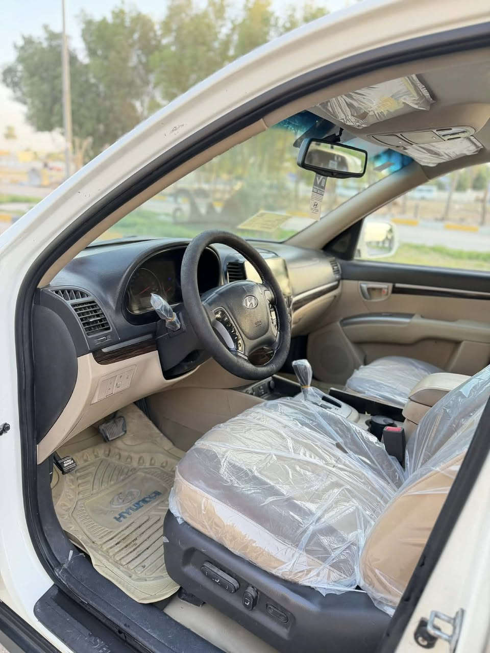 السلام عليكم سنتافيه موديل 2011رقم بغداد دولي بسمي بيه صبغ ربع الباب الخلفيه سونار ويه الصور  فقط الباقي مكفول مواصفاته فول بصمه أبواب وتشغيل سته سلندر سبعه راكب تلث قطع تبريد فتحه تحكم ستيرن شاشه كامره حساس خلفي سياره جديده كلش وجاهزه مابيه اي نقص كير ومكينه تبريد حداديه كله مكفول السعر 157الشراي يتصل مكاني بابل ***********
