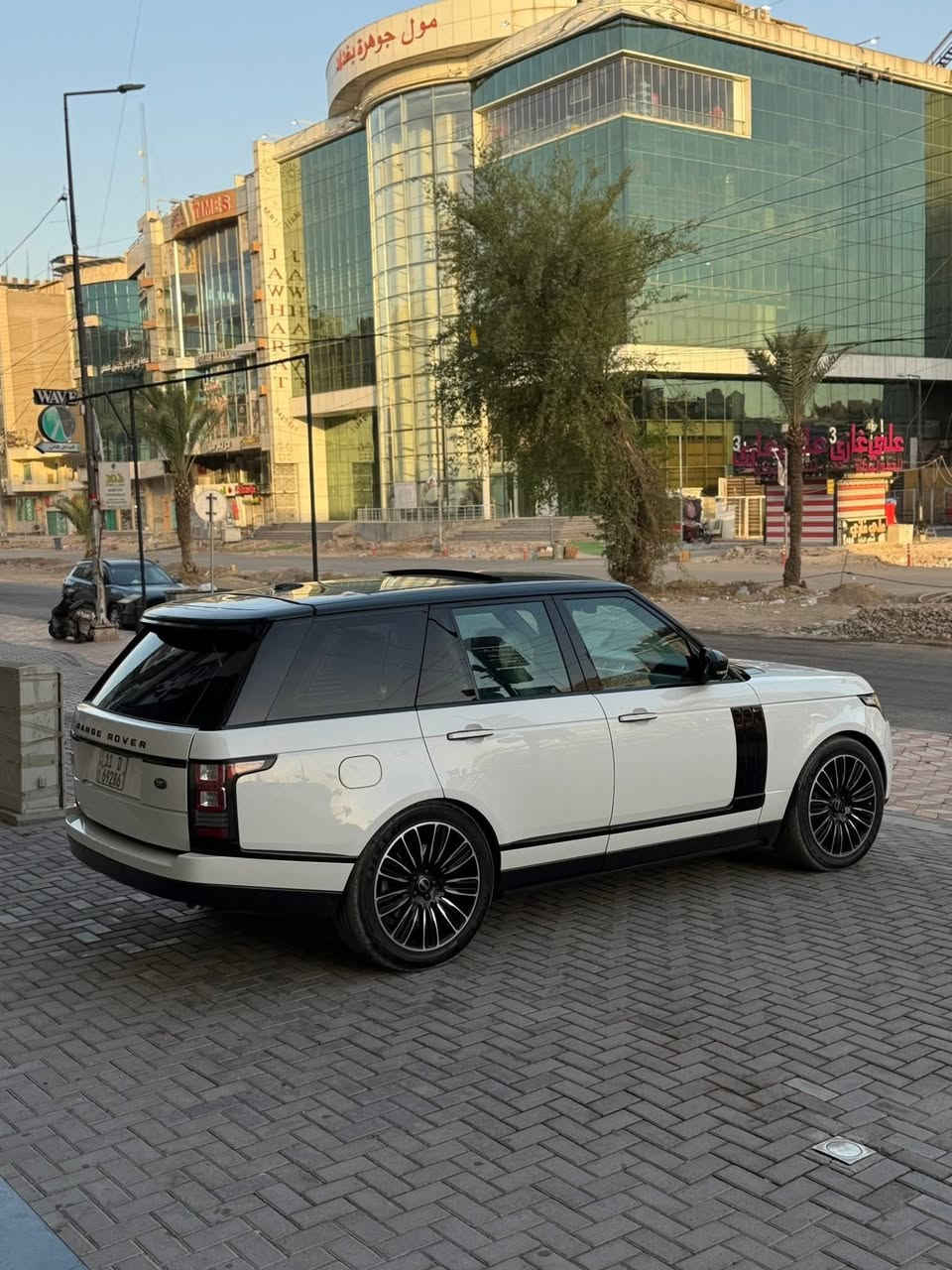 للبيع رانج فوك
2014 كفاله عامه 
عنوان بغداد زيونه
سعر 318 
***********
