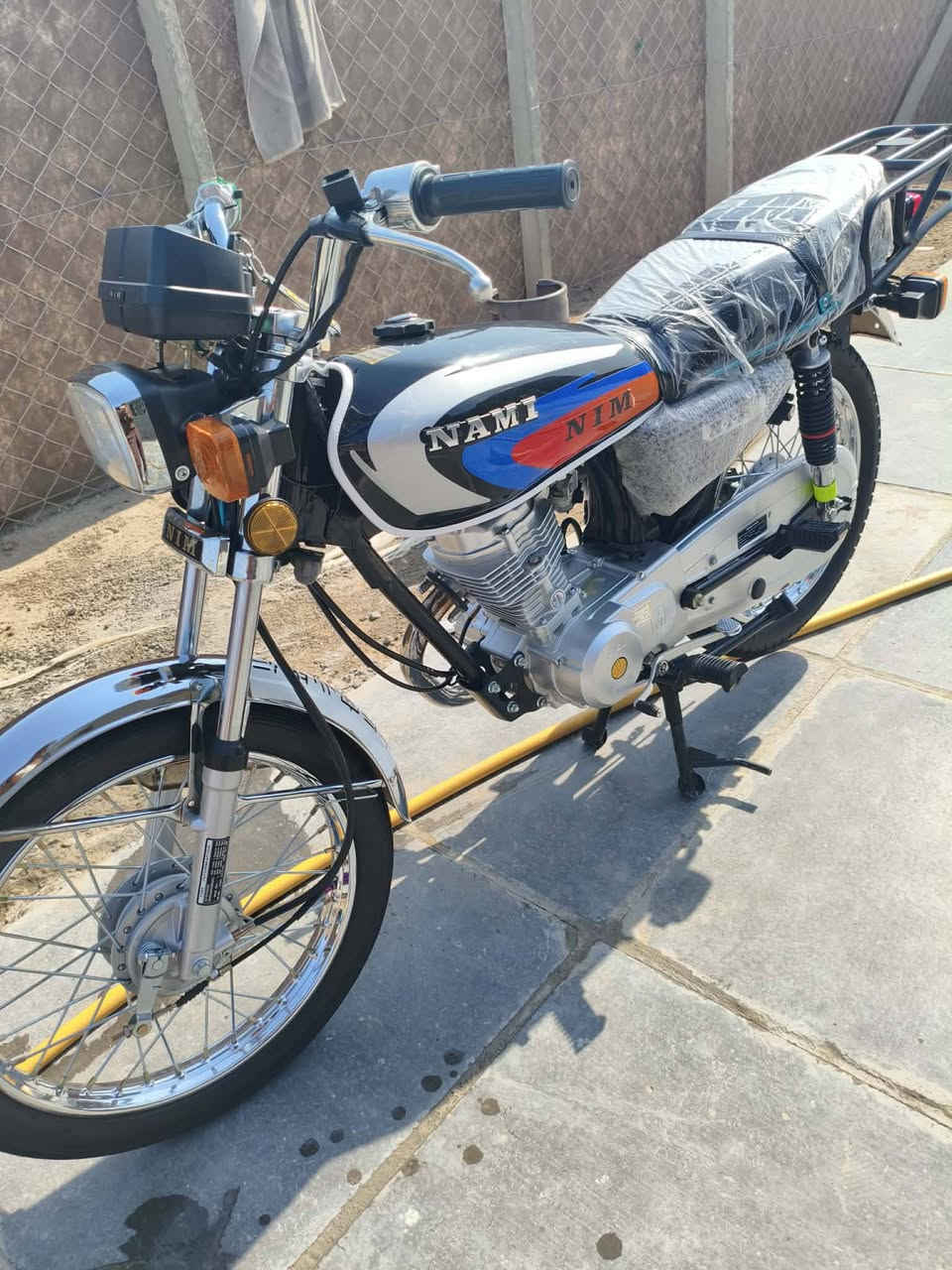 السلام عليكم دراجه للبيع مكفوله محرك برغي ما مفتوح العنوان ديوانيه ناحيه السومر هذا رقمي ***********
