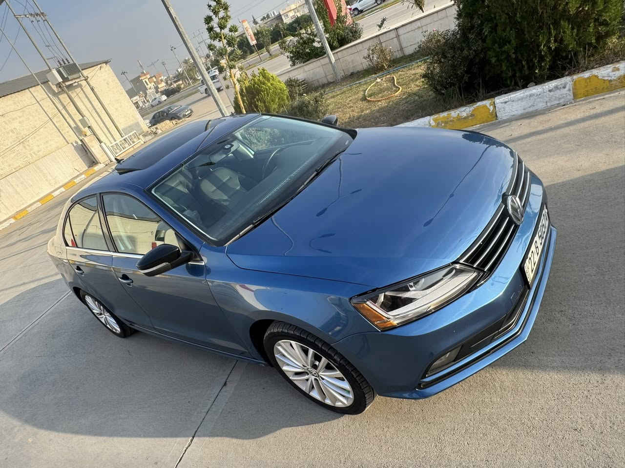 السلام عليكم
جيتا موديل 2017
محرك 14 ‏توربو
‏مواصفات SE
بصمه باب بصمه تشغيل رادار جنبي وخلفي 
كشنات جلد تدفئة  سقف سلايت 
حادت سياره بونيد وجاملغ بدون دواخل بدون ايرباك 
هزه وسنويه جديد لحد 2029
سعر 135$بي مجال قليل 
مكان سياره كركوك 
***********
اتصال او وتساب مااجاوب خاص
