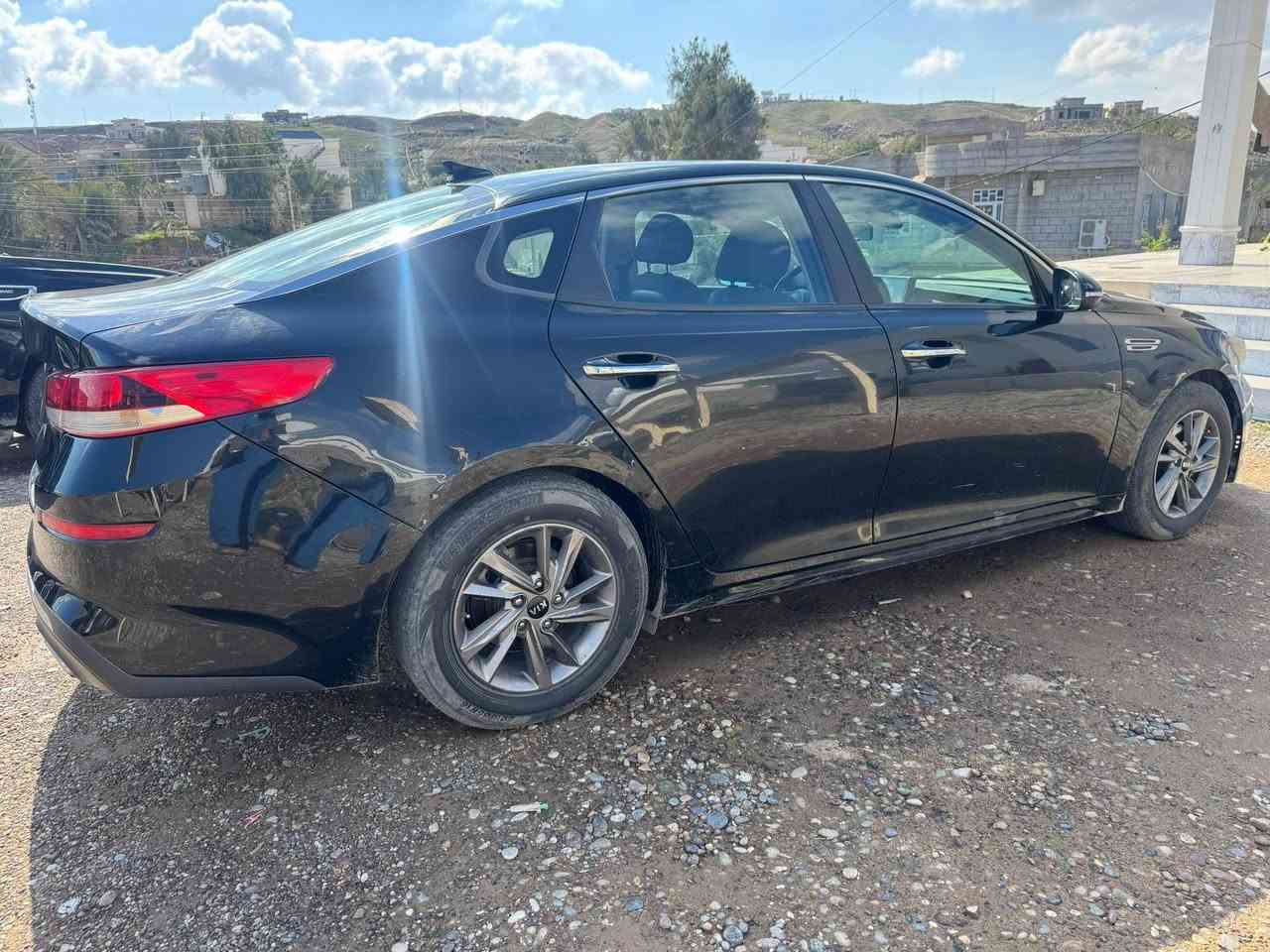 مكلف بلنشر للبيع كيا  اوبتما موديل 2020 رقم اربيل الجديد تحويل مباشر كير محرك صدر  تايرات تبريد تدفا كهربائيات كلها شرط سياره جاهزة بدون داخل بدون ايرباك
بيها 6 قطع صبغ حيل حلوه السيارة مال جناي مابيها نقص فول ومواصفات سعرها 112 وبيها مجال لشراي مكاني الزويه ***********
