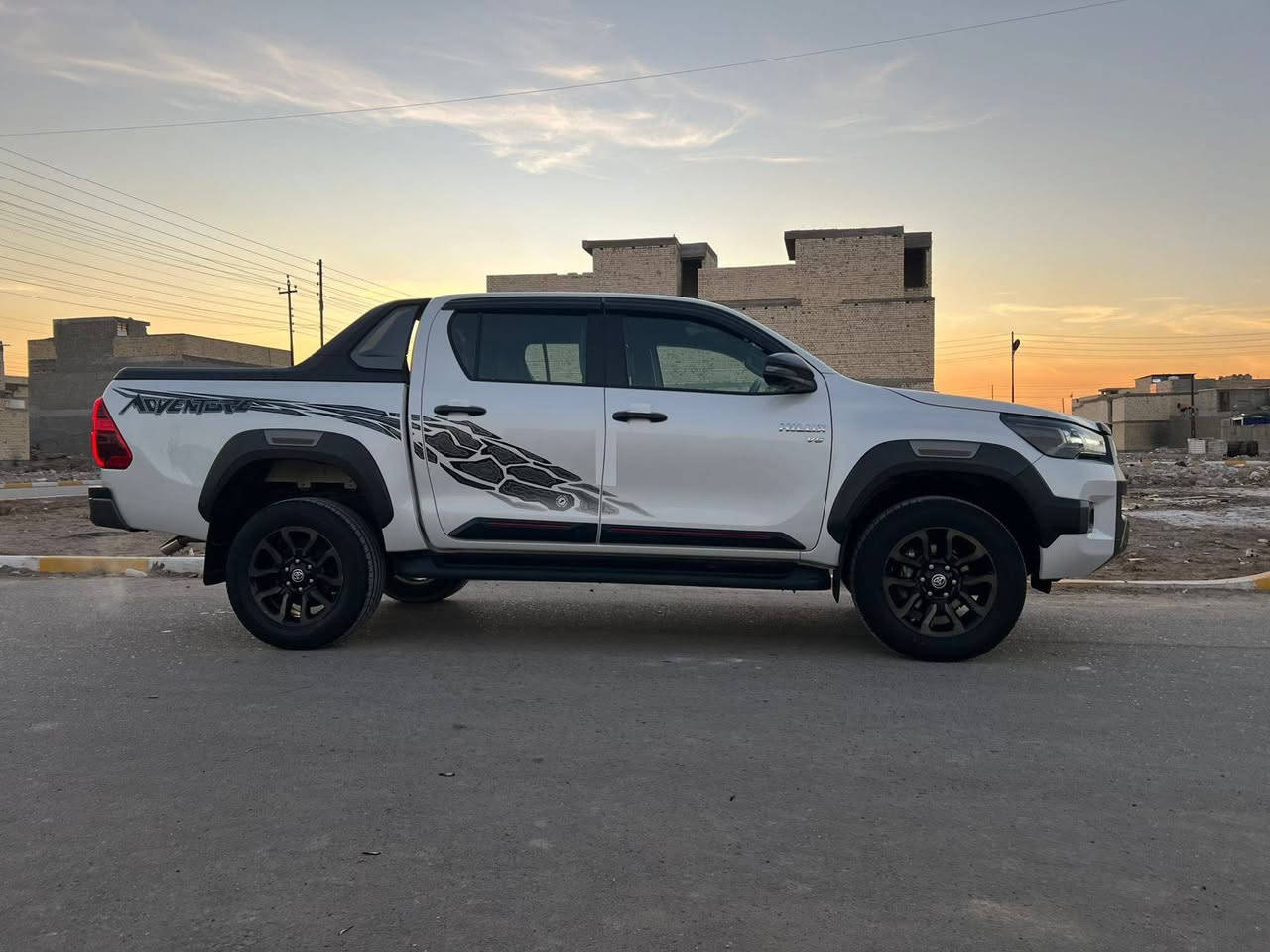 سلام عليكم بيكم هايلوكس البيع فنجار موديل 2023مكفولا كفاله عامه من كلشي سعودي ماشيه 90الف رقم بغداد دوالي ألماني تحويل مباشر السعر 375ورقه وبيها مجال مكان السياره بغداد الهاتف ***********
