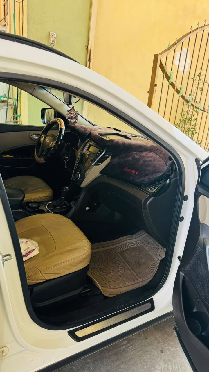 للبيع: هونداي سنتافي 2013 خليجي
• ممشى: 170 ألف كيلو
 • 7 راكب
• 3 قطع تبريد مع تحكم منفصل بالتبريد
 • حساس خلفي
• كامرة خلفية
 • إشارات بالمرايا
 • شاشة مع شاشة ترحيب
 • رقم أربيل
 • السيارة باسمي مباشرة
• بنيد صبغ (أثر طخة بسيطة)

 • الداخل نظيف جداً
سعر السياره 165 قفل
للاستفسار والاتصال: ***********
