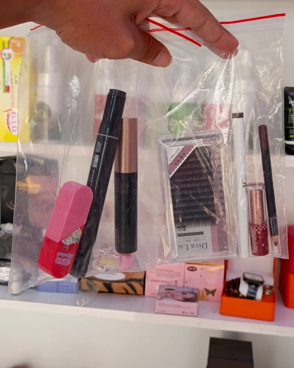 بكج عشوائي 
يجي بي ٤ قطع 
بالف ونص
 يعني تطلع القطغة اقل ال ٥٠٠ دينار


**إذا كنت صاحب هذا الإعلان وتريد حذفه لأي سبب، رجاءا أرسل رسالة إلى الدعم الفني**