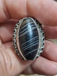 خاتم صياغه يدويه جزع يماني حبشي قديم  باسم زاروكه وزن ثقيل  225  الف07...