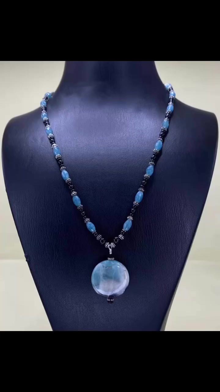 مو كل شي يلمع ذهب… بعضه حجر يحمل هيبة الطبيعة وقوة الزمن 💎
تفاصيل صغيرة… لكنها تصنع فرق كبير بإطلالتك 🌿
كل قطعة تختارها تحكي عنك بدون كلام… وتعكس ذوقك الخاص بكل ثقة ✨

الأحجار مو بس جمال… هي حضور يفرض نفسه بكل مكان 🔥

تميّزي بشيء مو مكرر… وخلّي أناقتك تكون قصة تُحكى 💫

#احجار #فخامة #ستايل #ذوق #تمييز


**إذا كنت صاحب هذا الإعلان وتريد حذفه لأي سبب، رجاءا أرسل رسالة إلى الدعم الفني**