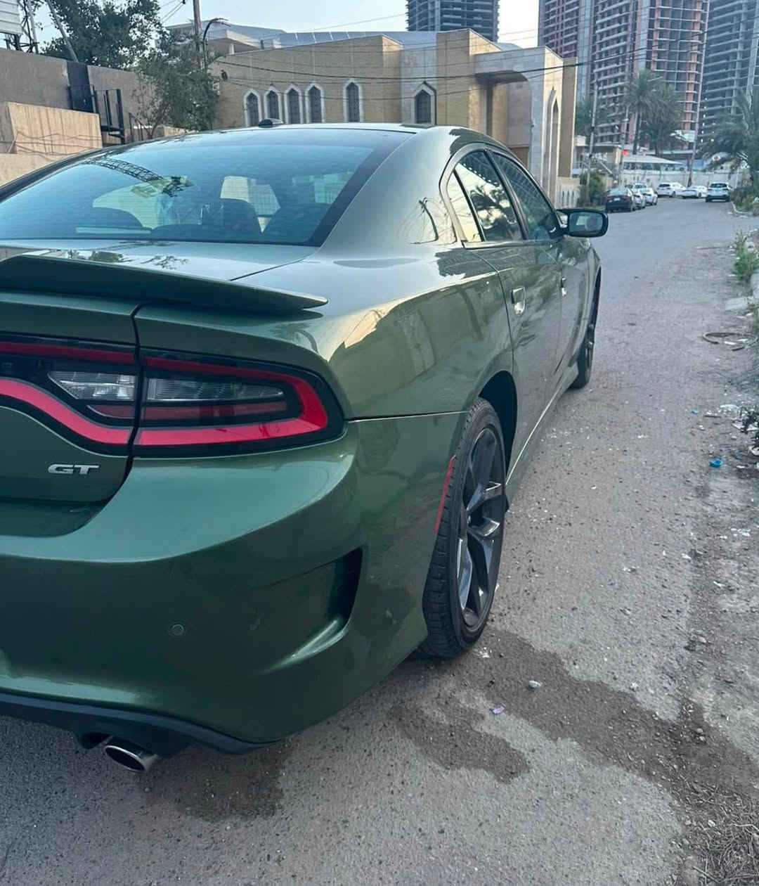 سلام عليكم 
جارجر 2019 GT وكالة خليجي لون زيتوني فووول مواصفات ميحتاج اذكرهن رقم بغداد تحويل ثاني يوم 
السيارة جاهزة للاخير مابيه اي نقص ماشية 110 الف السيارة بيها مكانين بارد صغار وبيها حافة البنيد تعديل اصبعين وبيها التكمة فوك السايق طخة صغيرة و مصبوغ عل كدهة 
مكان السيارة   الكرادة 
السعر 227 وبيها مجال بسيط 
***********
