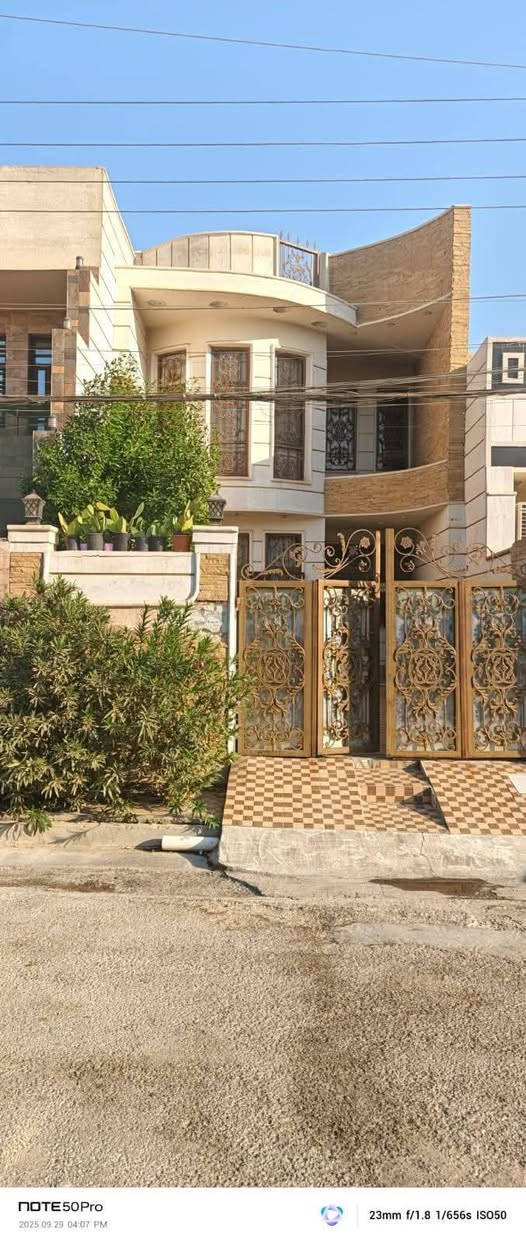 بيت اللبيع منطقة حي الجهاد الضباط
مساحة البيت 150متر

واجه 6

نزال 25

عدد الغرف 4

صاله 

هول حولي 

مطبخ

حمامين فوك وجوه

غرفه جوه

و3غرفه وحمام طابق الثاني 

اي استفسار اتصل على الرقم *********** صاحب البيت

بدون دلاليه 

استلم البيت من صاحبه
