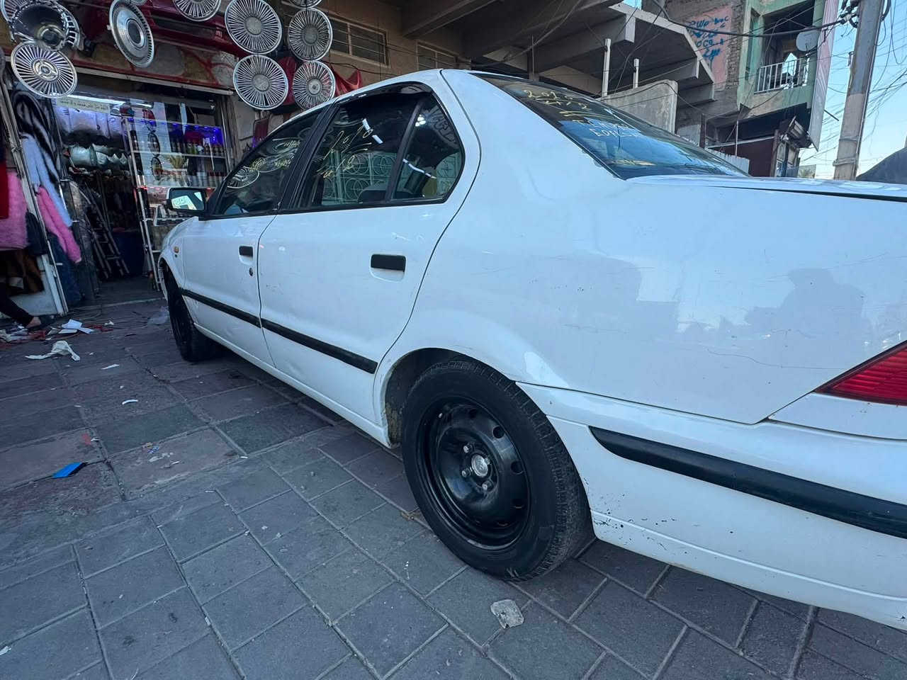 سلام عليكم
سمند ٢٠١٠
محدث ٢٠١٧ 
تبريد ثلاجه 
باتري جديد  
تخم تاير جديد 
مسجل شاشه 
صدر إمام او خلفي جديد 
دوشمه ارضيه جلد 
كهربائات كلها شغاله
عنوان بغداد الشعب شارع الصحه 
سعر ٣٠. او بيها مجال 
رقم ***********
