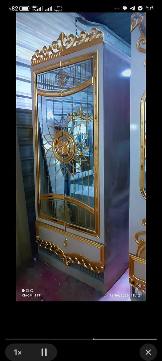 مرحبا:- اشتـــــــــري غرف نوم 
يوجــد::-  غرف تركي نظيف جدا
كنتور بابين 
مكاتب زجاج قاعده حديد اصلي 
كراسي تخم ثنين 
مراية قيافه 
توصيل موجود ***********
