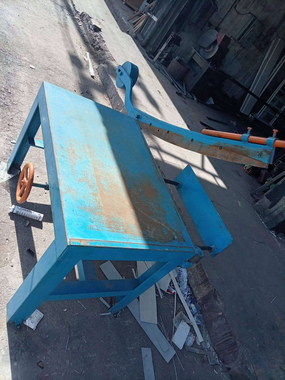 السلام عليكم معمل الامنيوم للبيع معواجه+طبر+كتر مع داكور روله +ميز كص بنل +جديد شرط مستخدم شهر ونص دريل عدد 3 للبيع سعر 3مليون و100الف ،📞*********** هاتف+واتساب
