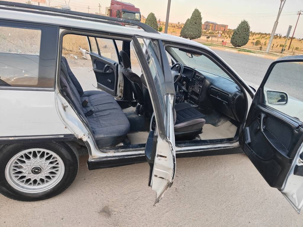 ئۆمیگا ستێشن مۆدیل 93
ڕەقەم هەولێر ساحێبی مردوە بەناو ناکرێت بەشەرتی ئەولیات و مەدنی و ماڵی کەسی تیانەبێت 
***********
مەکینە ٢٠ گێر و مەکینە ئەکسل مەزبوت
سوکان پاوەر ئەی بی ئێست ویل کڕۆم لایت زینۆ  گێچ بانزین حەماوە فڕەی کرینک مەزبوت بەشەرتی وەرگەڕان و بڕاوەی نەبێت سەیارەکە زۆر جوان و مەزبوتە 

سەعری ١٦ وەرەقەو ٥٠ هەزار قفڵی أربيل, العراق
