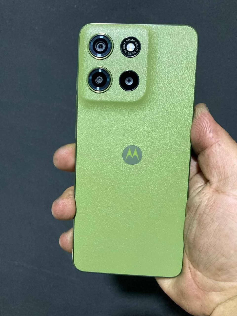 Moto g15
256gb
2sim
Ram8+16 =24
 Green 
هی دەستی خۆمە بەزەمان بورغی بانەدرایە
تەنها وردەی سەرشاشەی هەیە
بێ عەیب بەزەمان زەمانی شەریکەیە مایە
کارتۆن کامل ئەشیا
نرخ 115هەزار
شوێن هەولێر تکایە گەیاندن نیە
*********** أربيل, العراق
