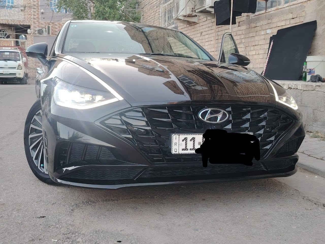 السلام عليكم سوناتا موديل ٢٢ رقم بغداد مكينه الفين السياره هايبرد فول عده الفتحه تحكمات ستيرن مثبت سرعه رادارات جانبيه وامامي تدفئه تبريد كشنات كشنات كهرباء قماره طاقة شمسية داتا شو حساسات خلفيه اماميه ويل ١٧ تخم تاير جديد السياره جاهزه حادثه الجاملغ الخلفي الايسر وبنيد بي صبغ السياره بسمي مكانه نجف حي السلام للاستفسار الاتصال على الرقم التالي *********** السعر ١٧٣ وبيه مجال
