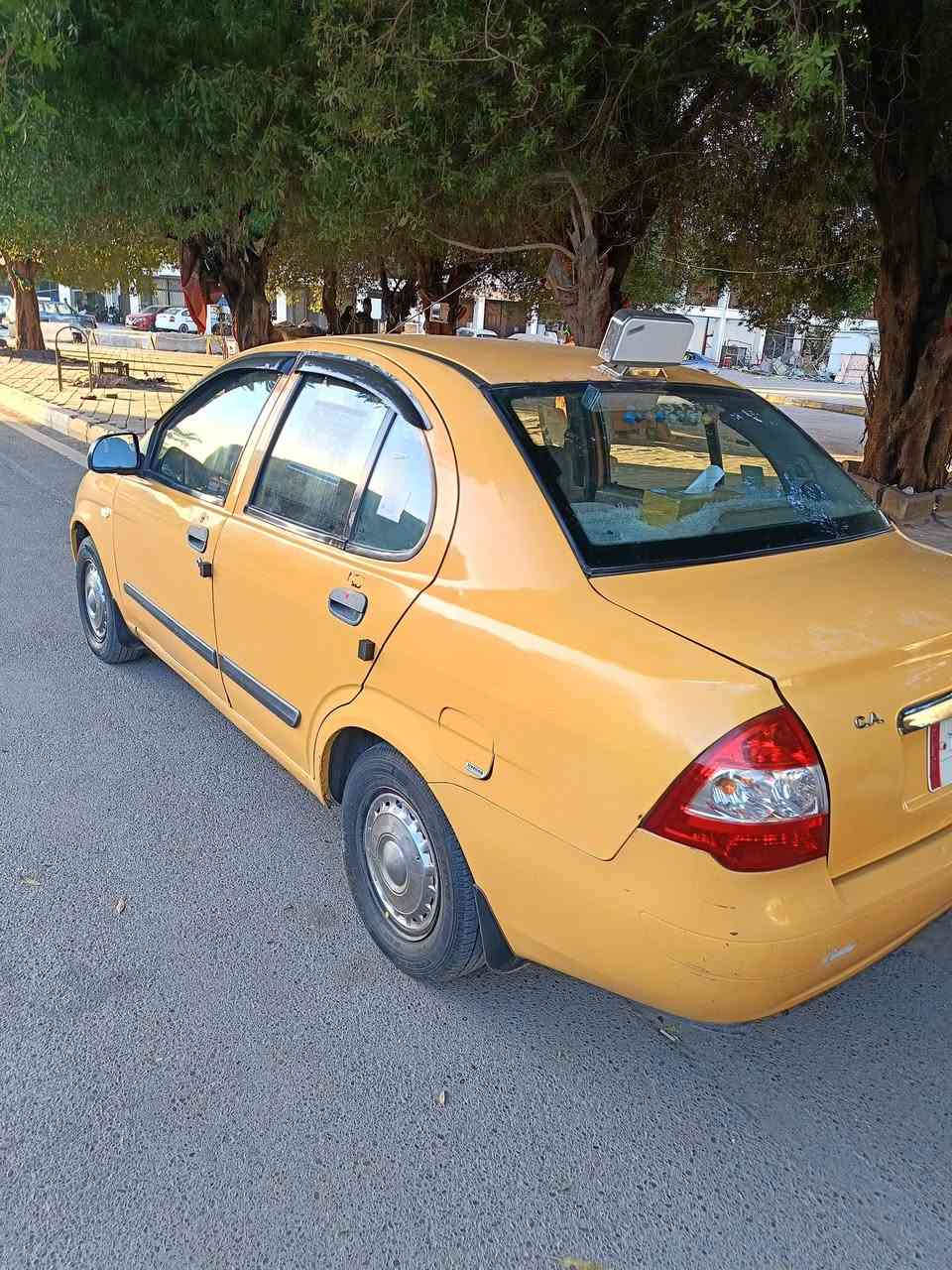 طيبة 2015للبيع سيارة خير من الله مناقصها شي كبل للشارع  بس بيها طخة بالبنيد مصفرة هيئة غرامات السنوية لل2028  السعر 35بيها مجال حك الجية مكاني بغداد الشعب ***********
