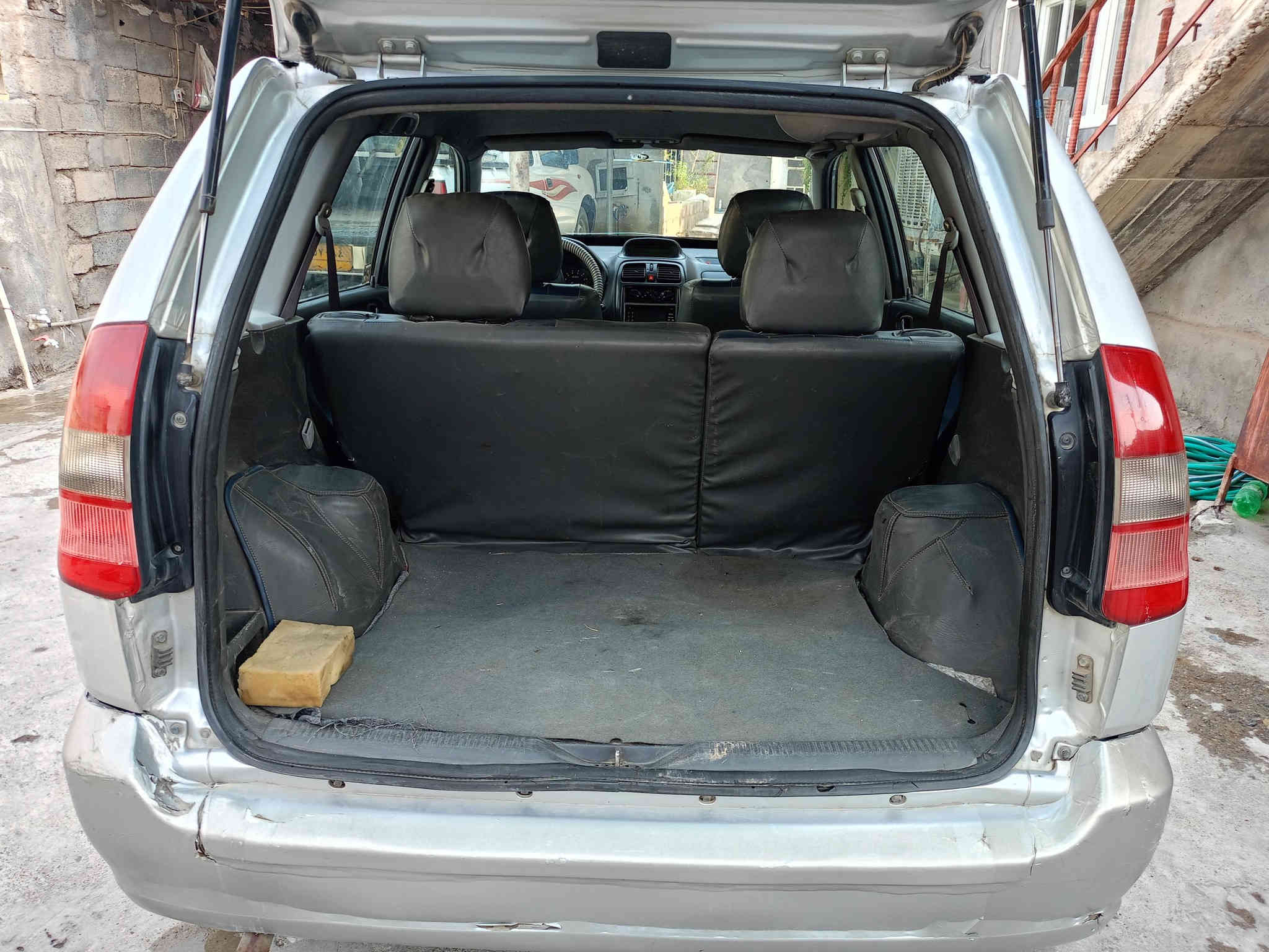 مستوبوشى موديل2002،كيرتوماتيكووعادي 4پستونه،ره قم سليماني يه، سه نه وةي تا2025 تازةيه، كيرو مه كينه به شه رت،ته بريت ساردوو كه رم ،كاره باي هه مو مه زبووت هه مو كيجو كولوپيكي ئيشه كات ،به نزين زؤركه مه خوات،قوفل مه ركه زيه ،4جام كاره بايه،شاشه و كاميرايه،ئاوةينه كاره بايه ،ويل كرؤمه، ،4تايه ي باشي له زيره ,ABS,هتد....سعر47$ *********** شوين بازيان
