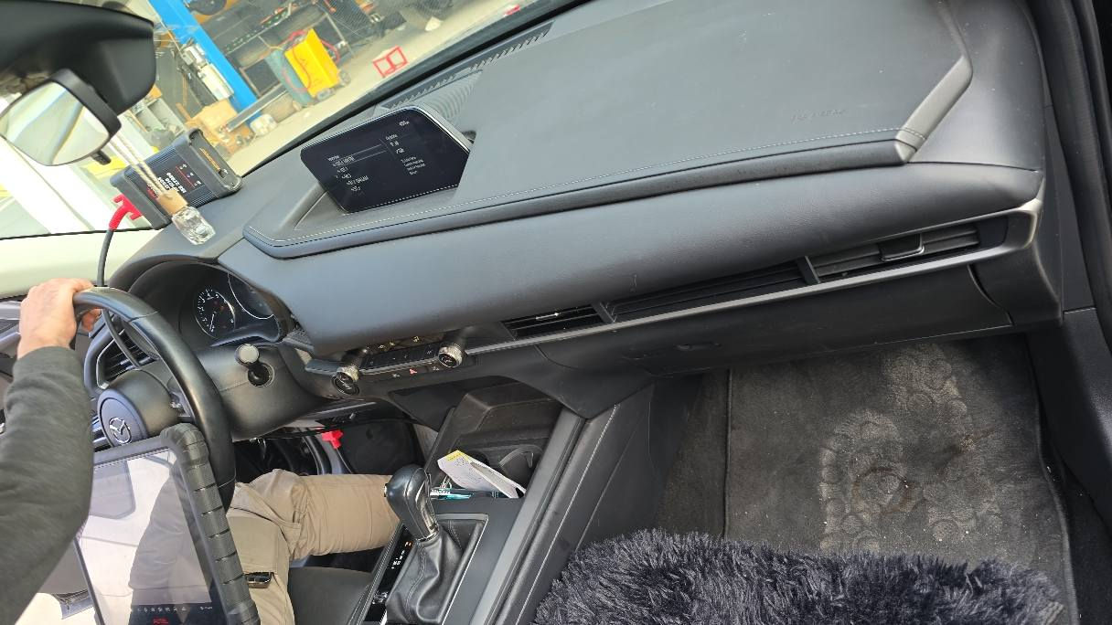 مازدة cx30 موديل ٢٣ بدون صبغ ايرباك جنب السايق طاك ومتصلح رقم سليمانية سنوي جديدة وهزة منتهية مكان اربيل بحركة رقم الهاتف ***********  السعر ١٧٥ وبي مجال أربيل, العراق
