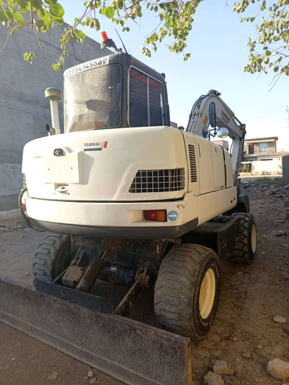 السلام عليكم
• حفارة تاير حجم 55 
• موديل 2001
• دايو ينمار
• محرك ينمار بم ونوزل
• مضخة هايدروليك ياباني
• اكسلات + كير مكفول
 نظام تبريد بلادي • 
• كهربائيات فول
• رقم سليمانية
• نهاية السنوية 2028 
• ميزاتهة/ كسر جب + نظام جگ همر 
🔴المكان: واسط العزيزية
للأستفسار *********** / ***********
