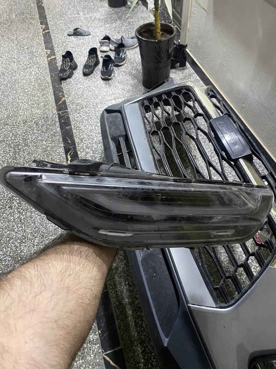 غراض بلايزر للبيع بسعر مناسب دعاميه او زوج لايتات او حاجب كل الغراض مال مديل 2022 لابيهن كسر ولا اي ضرر
او بنيد بيه بس حالوب فافون اصلي   
مكانهن نجف للاستفسار ***********
