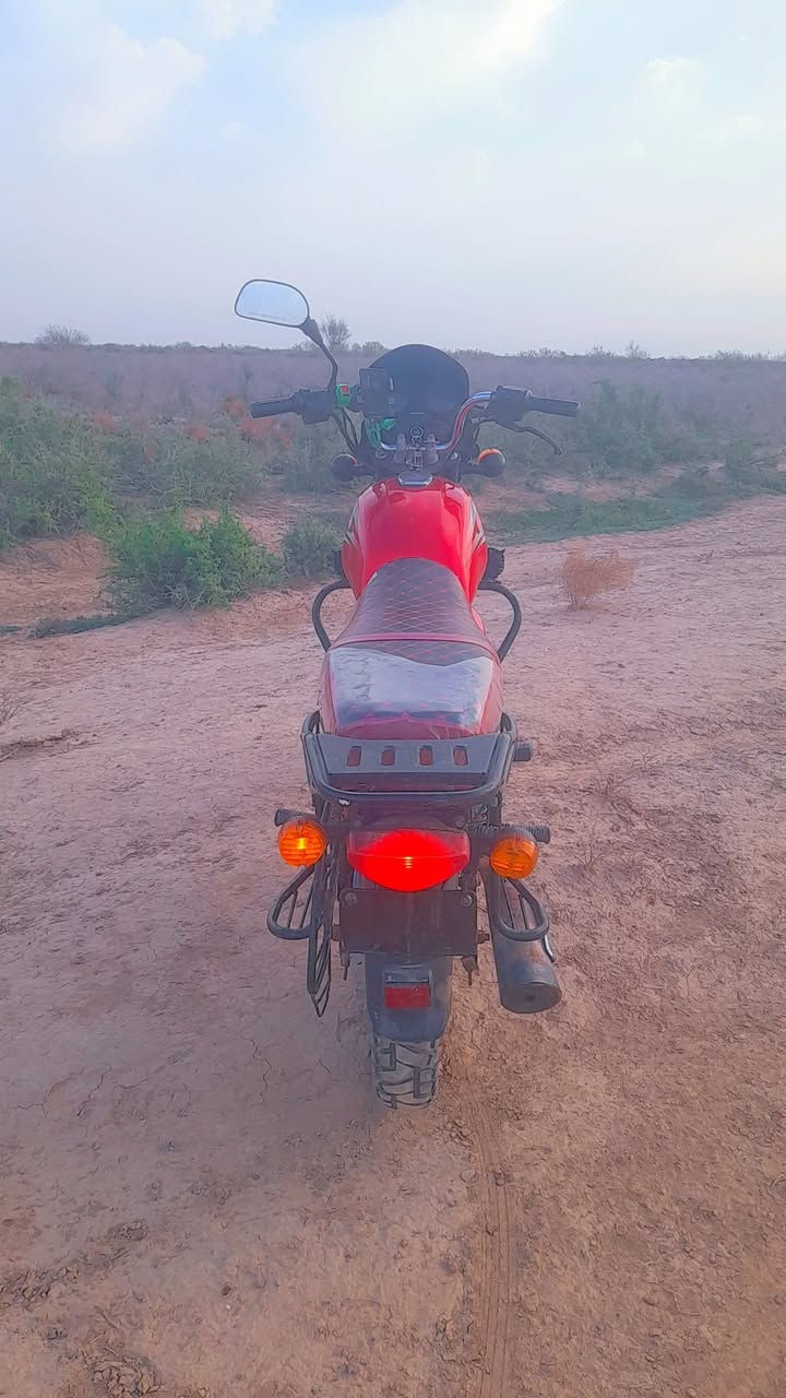 السلام عليكم دراجه بوكسر موديل 18اوراق اصوليه مجفته مره وحده مكفوله كفاله عامه السعر 900 الرقم ***********
