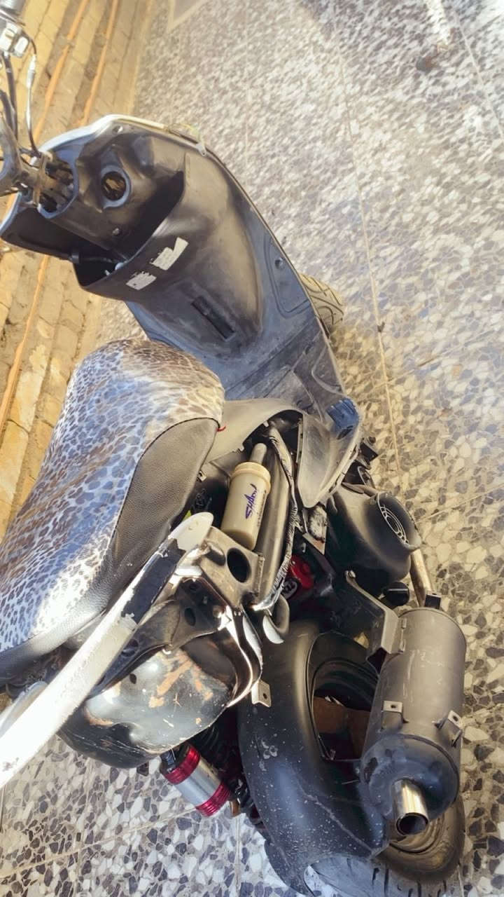 سلام عليكم دراجه ماكس عدله للبيع الدراجه 55بيه كلجات رياضي شلعه ومعدل شك الكاع نقصه بس جوزه مال سويج هيه جوزه مالته موجوده بس ماتشتغل سعره 400وبيه مجال حك جيه***********
