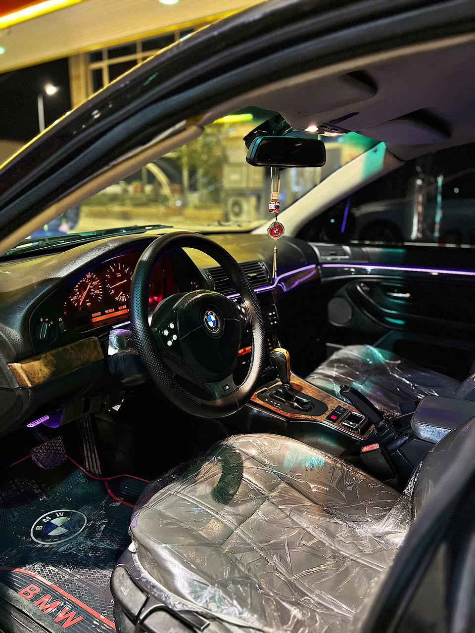 سەرەتا بەناوی خوای گەورە♥️
بیئێم سەقەڕ 525i
دەبڵ دیجیتاڵ
کوشن جڵد 
کوشن بالیف 
پێش و پشت M
گێڕ ئۆتۆماتیک
سوکان M
ڕۆنی تازە گۆڕاوە 
گێڕ و مەکینە بەشەرت 
تەقەو ڕەقەی بەشەرت 
کامل مەسروف کراوە
نرخ/٥٨$
ژ.م ***********
شوێن ڕانیە

ئەدیمن گیان وەر گرە🌺
