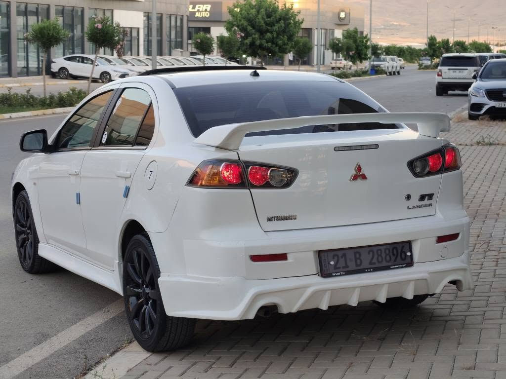 سڵاو ئەزیزان 
لانسەر قرش 2011 GT
بەصمه سڵاید 
گێڕ ئۆتۆ 
شاشە 
جام و ئاوێنە کارەبا 
کرۆس کۆنتڕۆڵ 
تحدید سرعە 
ڤۆلیۆم و تحکمات سوکان 
تراکشن 
کوشن جەگ 
دەرگا بەصمه و مەرکەزی....هتد
پێشی کراوە بە 17
ویل کەپ سپۆرت سایزی 18
چوار تایەی کۆری تازەی لە ژێرە 
تاقم پێشی تونو تۆڵ دوو دبڵی دواوە تازە یابانی  بۆ بەستراوە بڵانص و عيار  كراوە 
تاقم پلاکی ئەسڵیم بۆ بەستوە تێستی  نۆزڵ و پاککردنەوەی مەکینەو بەردی صالنصا و جۆزەکانیشی کراوە
تازە ڕۆن و فلتەری گۆڕاوە 
کامل حمام و پاککردنەوە و جوانکاری بۆ کراوە 
مەکینە گەورە 2.0 گێڕ و مەکینەی نەکراوەتەوە 
بۆیاخ بۆنید و دوو پەڵەی بچووک بۆیاخی هەیە قرچێکی پێشی هەیە 
سەنەوی تازەیە تا 8/8/2028 پلێتی  ڕەقەمی تازەیە 
تحویل و غرامە بەشەرت 
نرخی 88 گەڵا و معامەلەیەکی برایانە 
ناونیشان سلێمانی 
بۆ پەیوەندی 
***********
***********
ڤایبەر و وەتسئەپ لەسەر ئاسیاکەیە 
ڕێزم بۆ هەمووان و ستافی گروپ 💐🤍❤️ السليمانية, العراق
